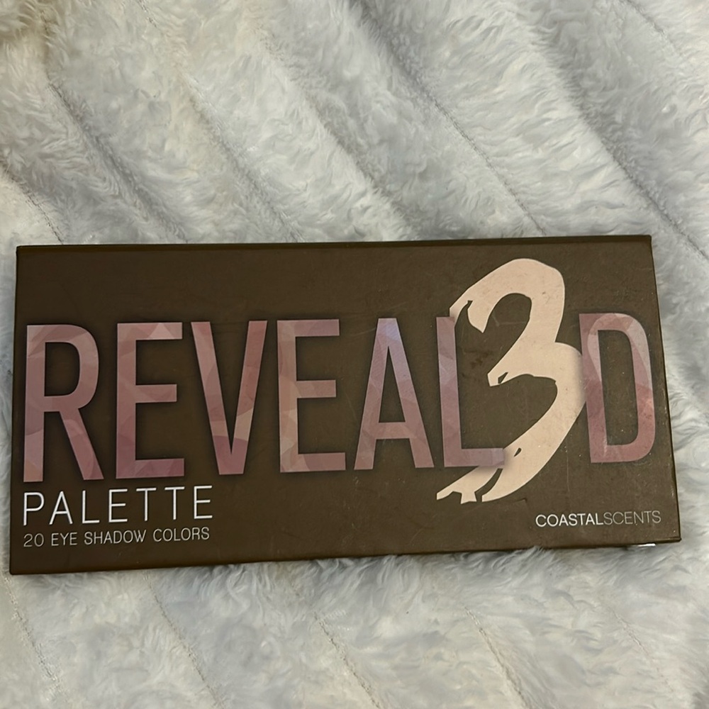 New Reveal3D eyeshadow pallet.